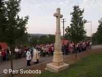 Kamenný kříž pod farou v Bělotíně od roku 2015
