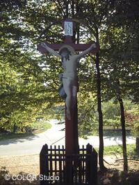 Kříž u kostela sv. Martina