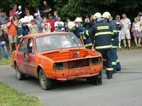 ukázka "profíků" - vyprošťování z autovraku