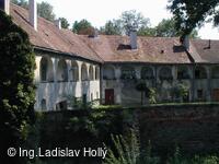 Tovačov, Zámek - hospodářské budovy