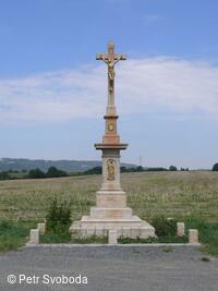 Kamenný kříž na Lučické spojce